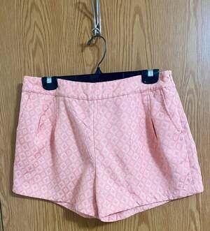 Buttons Peach Jacquard Diamond Shorts Size 1
